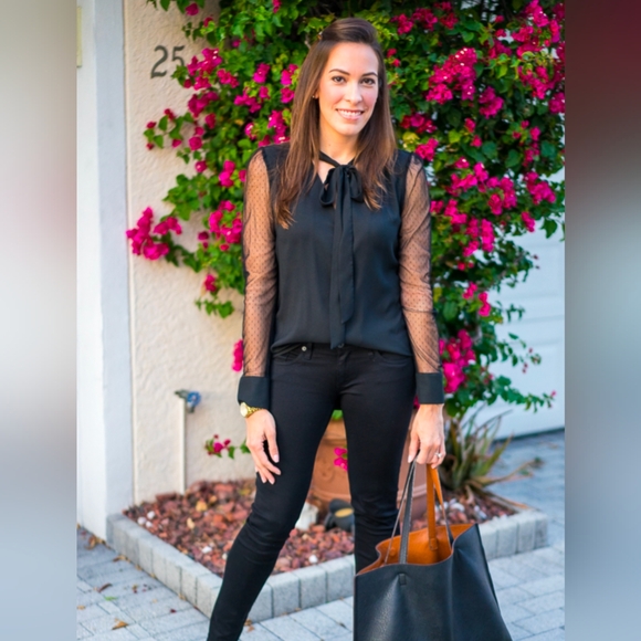 2/30 Ann Taylor Black Mesh sleeve Blouse - Picture 2 of 8